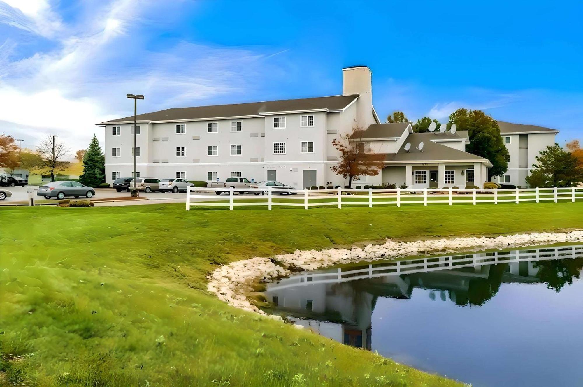Rodeway Inn Fishers Indianapolis Exterior photo