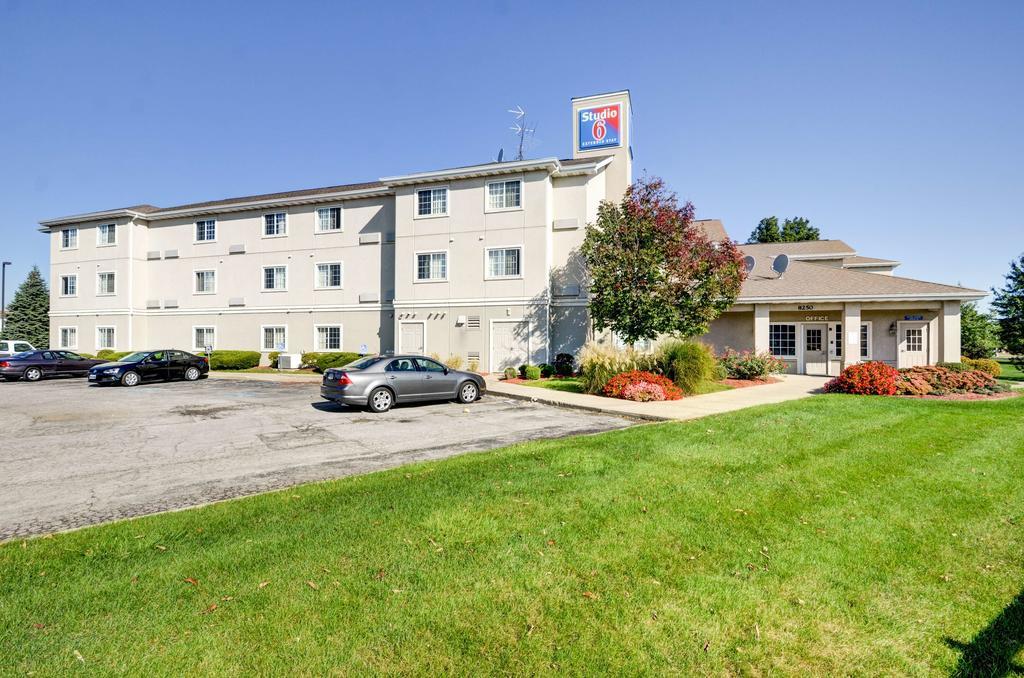 Rodeway Inn Fishers Indianapolis Exterior photo